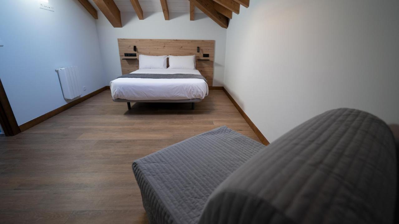 Apartamentos Puerta De Occidente Cornellana Dış mekan fotoğraf