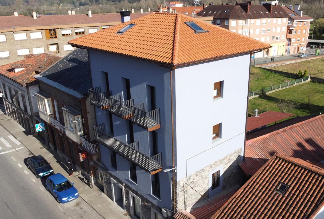 Apartamentos Puerta De Occidente Cornellana Dış mekan fotoğraf